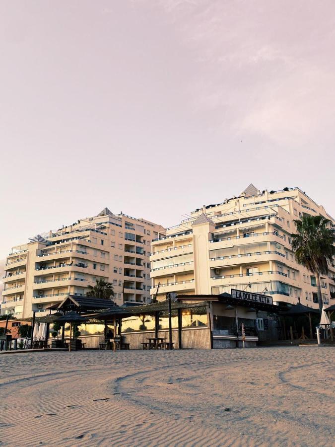 Lujo En Banana Beach Primera Linea De Playa Marbella Exterior photo