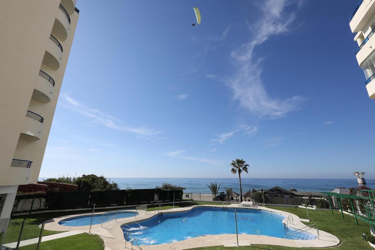Lujo En Banana Beach Primera Linea De Playa Marbella Exterior photo