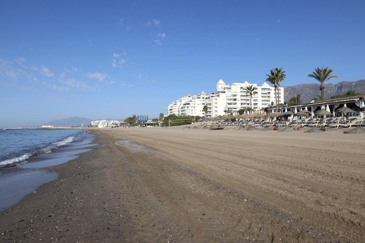 Lujo En Banana Beach Primera Linea De Playa Marbella Exterior photo